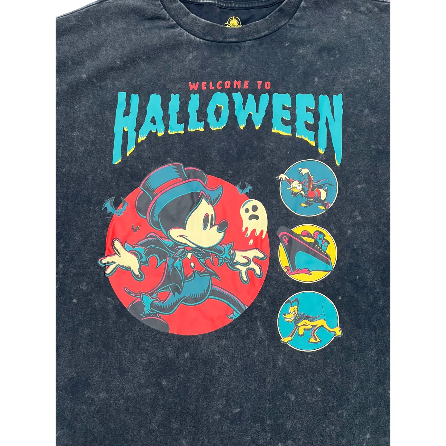 Disney Vacation Club Member Mickey “Welcome to Halloween” Shirt Small