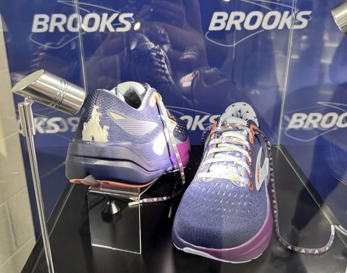 2026 runDisney WDW Brooks Ghost Max MK Castle Womens Sz 10.5 Lace Badges Included