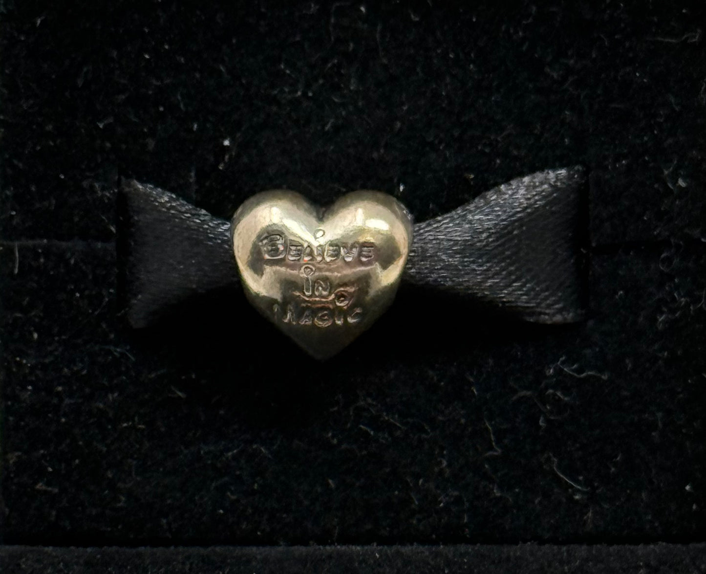 Disney Mickey & Minnie Kissing Pandora Heart Charm-Believe in Magic