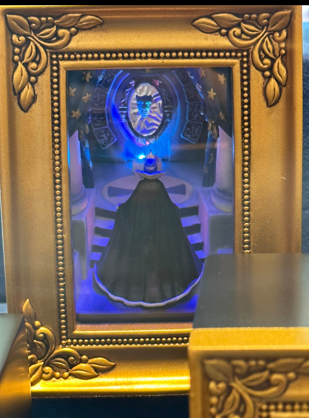 Disney Gallery Of Light Figure Olszewski - Evil Queen At The