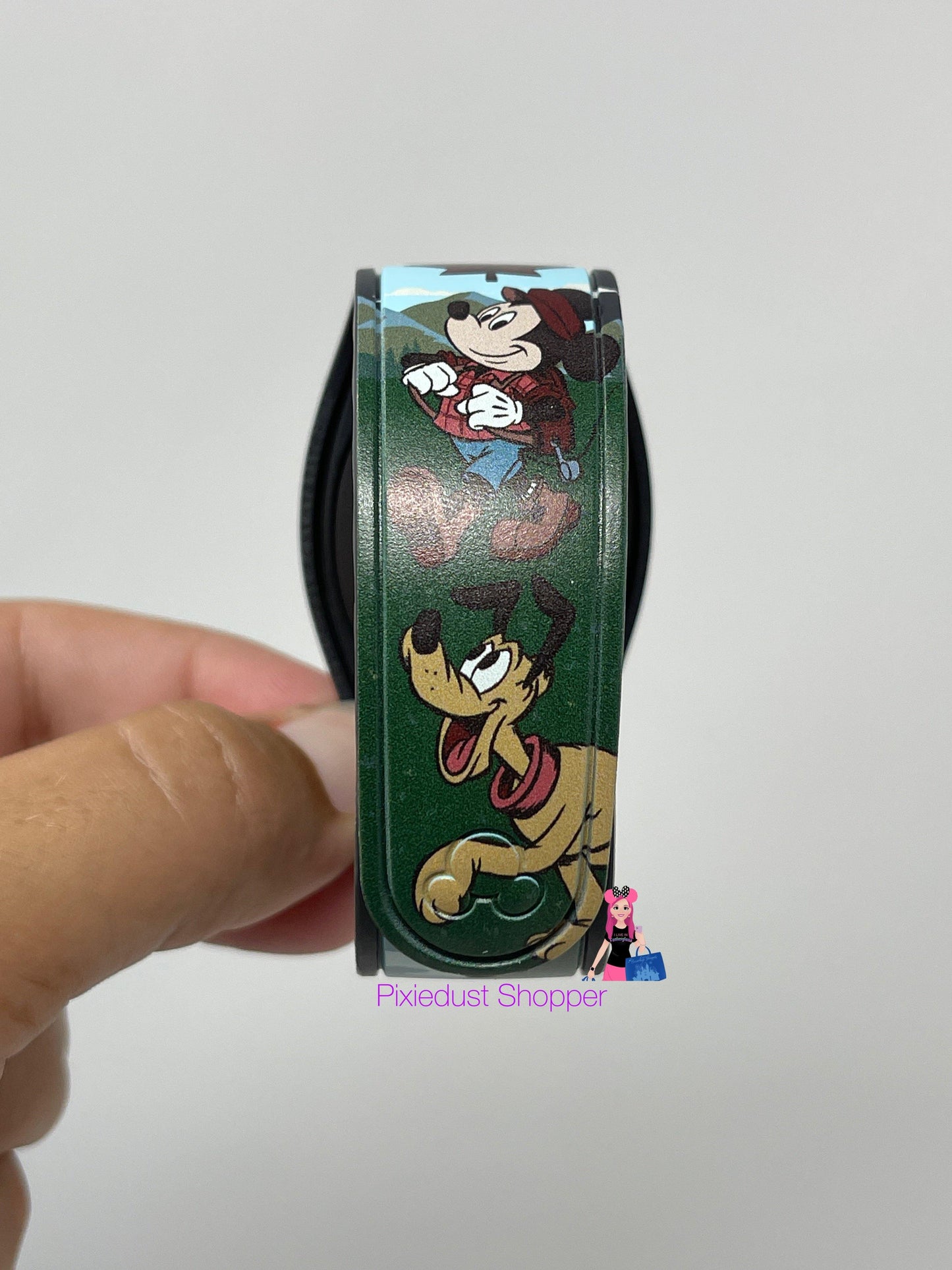 Disney EPCOT Canada World Showcase Mickey/Pluto MagicBand-LE 1000 - World of Treasures