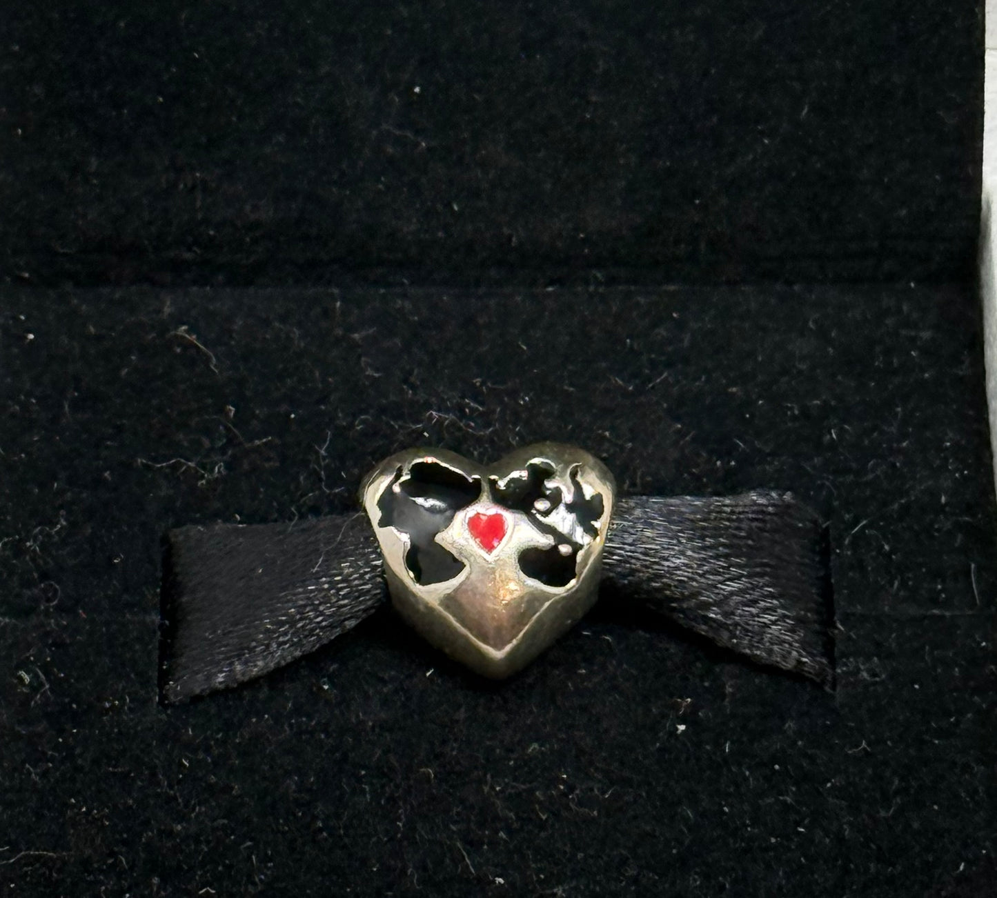 Disney Mickey & Minnie Kissing Pandora Heart Charm-Believe in Magic