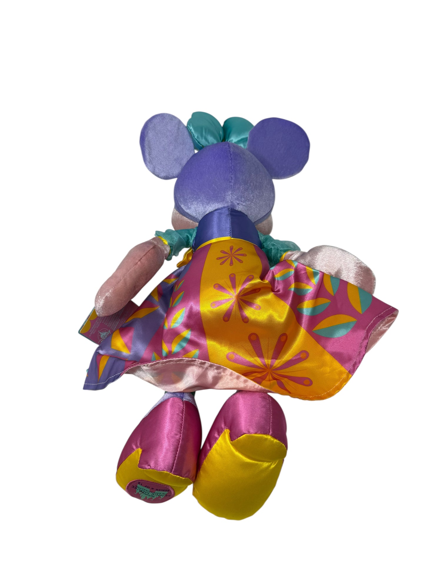Disney Minnie Mouse: The Main Attraction Plush – it’s a small world