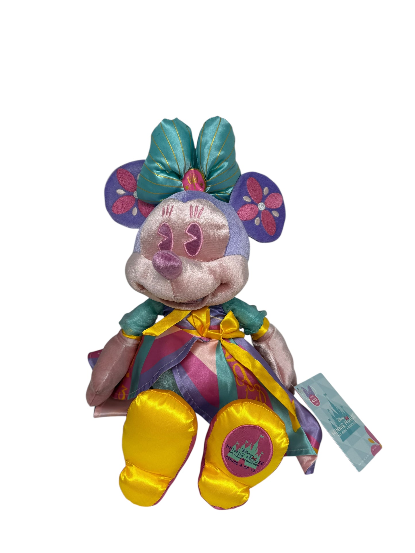 Disney Minnie Mouse: The Main Attraction Plush – it’s a small world