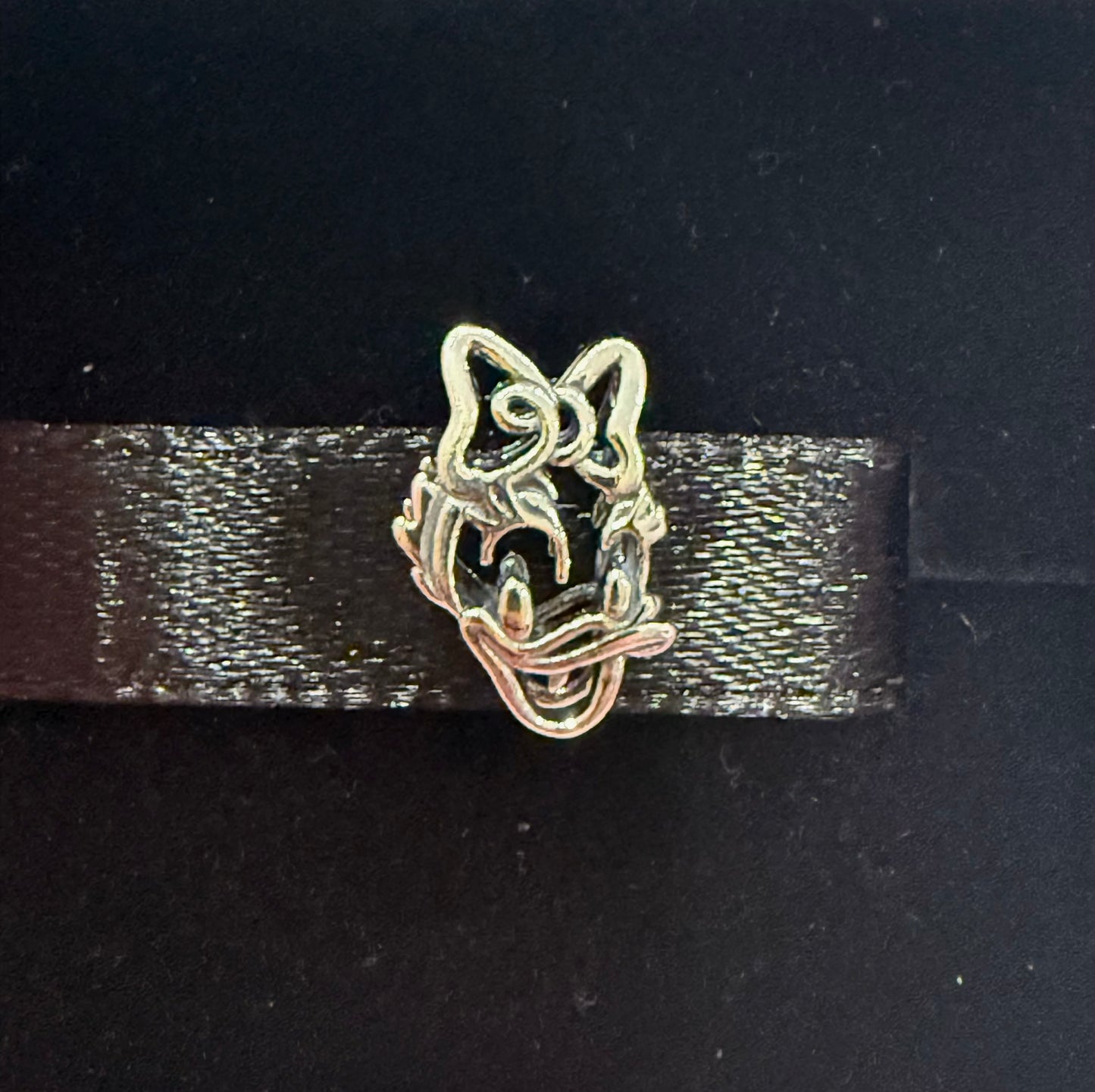 Disney Daisy Outline Pandora Charm