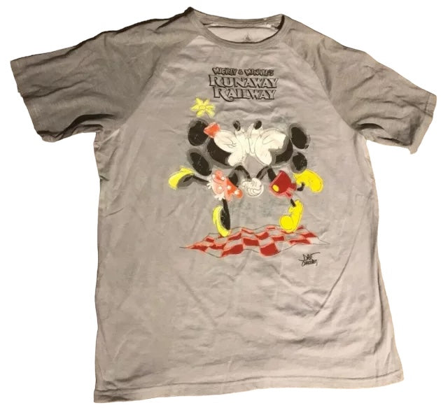 Disney Mickey & Minnie Runaway Railway Kissing Shirt