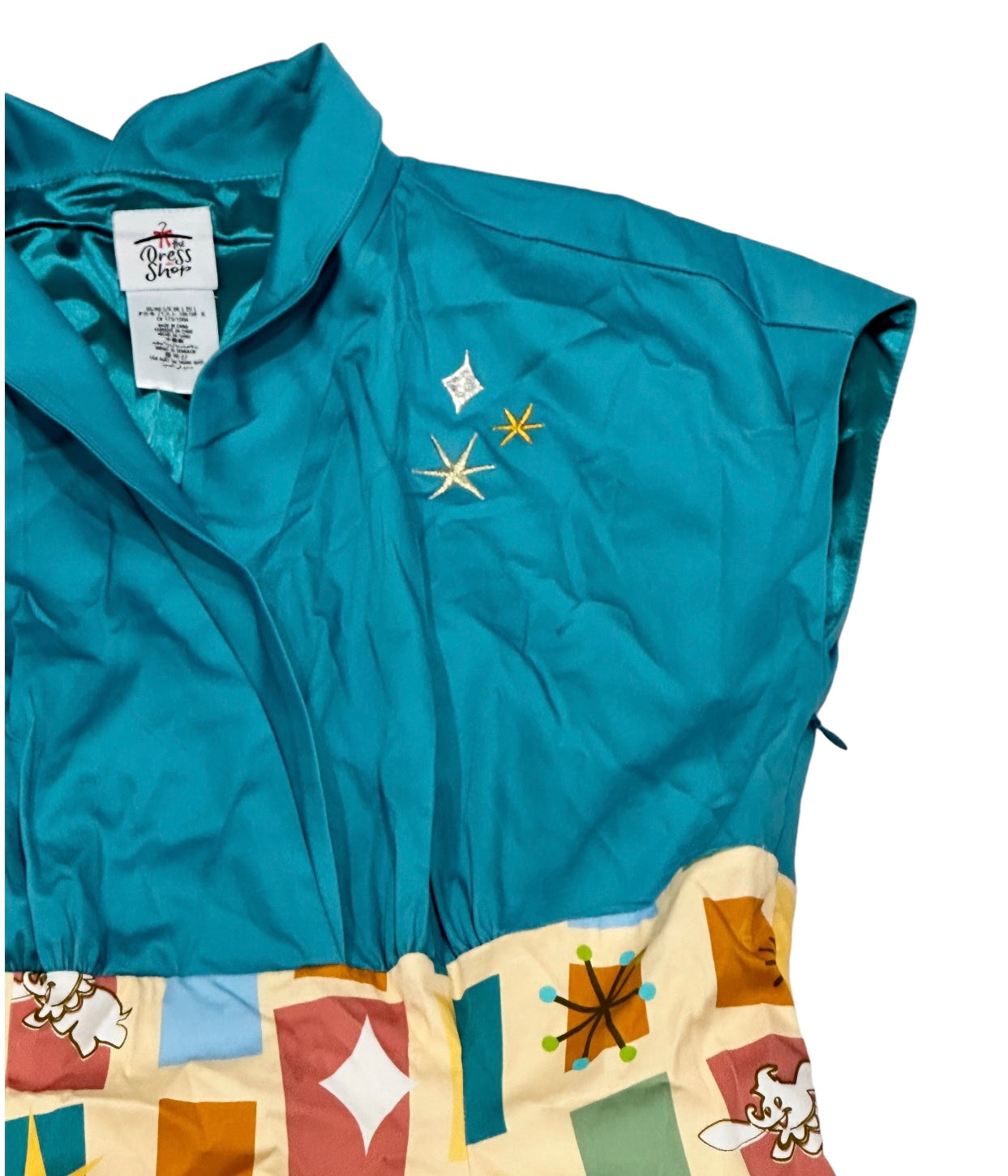 Disneyland Fantasyland Castle, Partners Retro Dress Shop