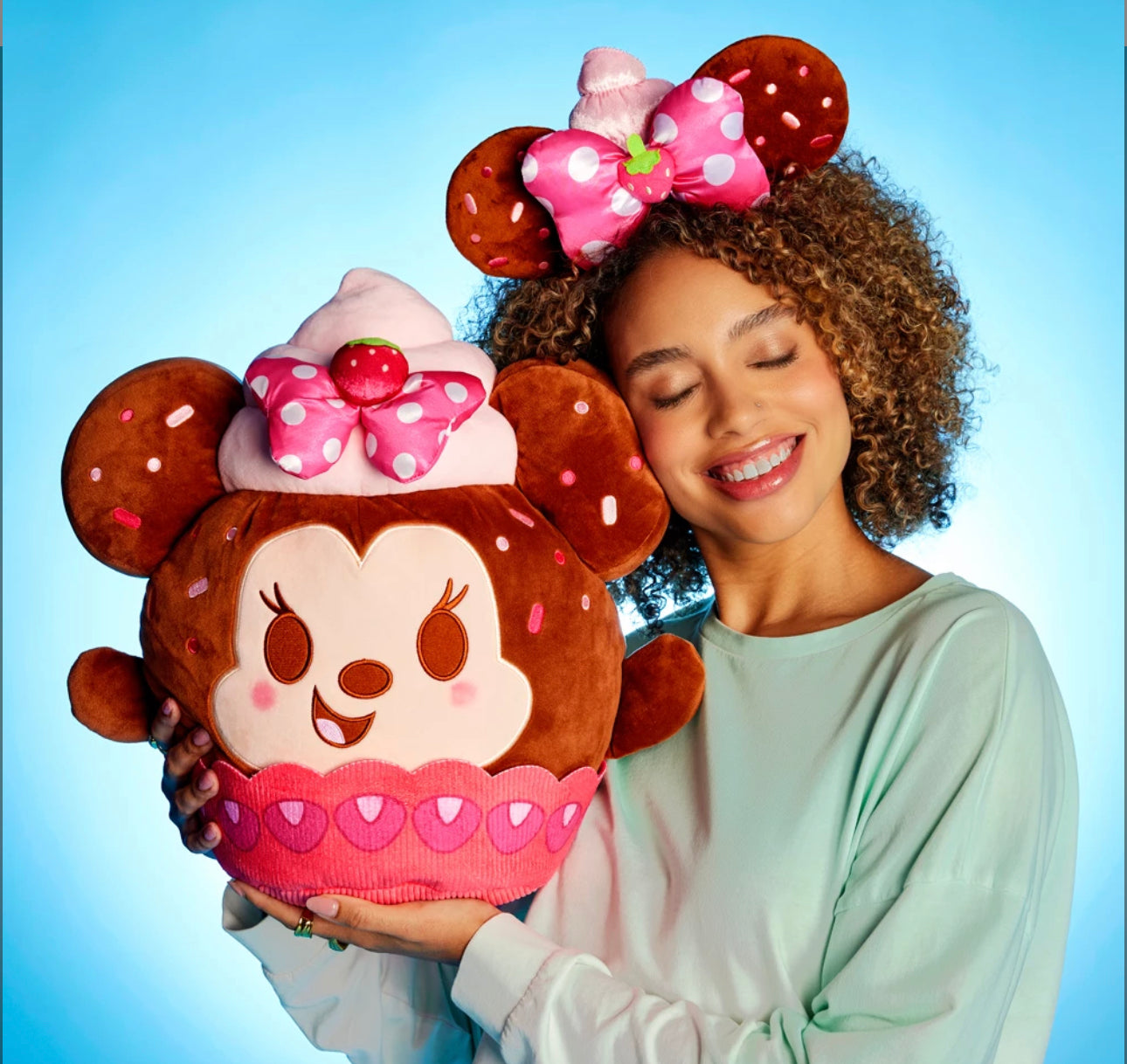 Disney Munchlings Minnie Cupcake Plush Backpack