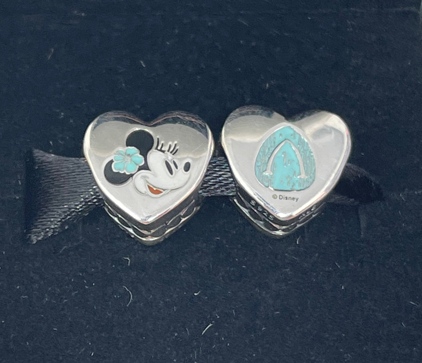 Disney Aulani Exclusive Minnie Mouse Pandora Heart Double Sided Charm