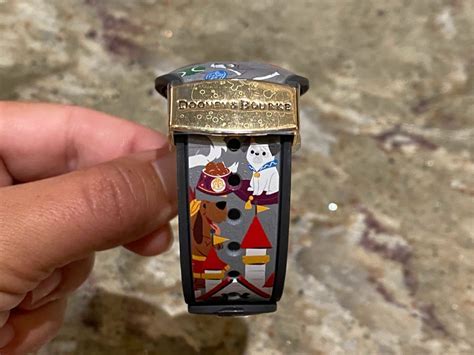 Disney Dogs MagicBand 2 by Dooney & Bourke – Limited Edition