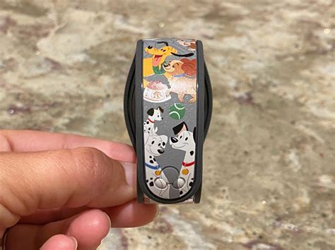 Disney Dogs MagicBand 2 by Dooney & Bourke – Limited Edition