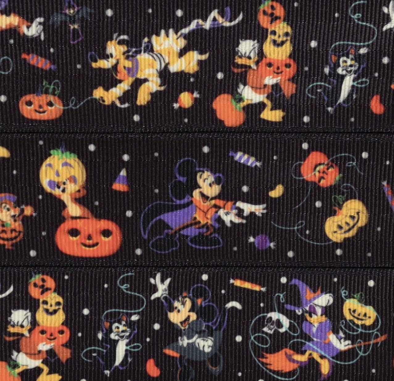 Disney X Harveys Mickey and Friends Trick or Treat Streamline Crossbody Purse - World of Treasures