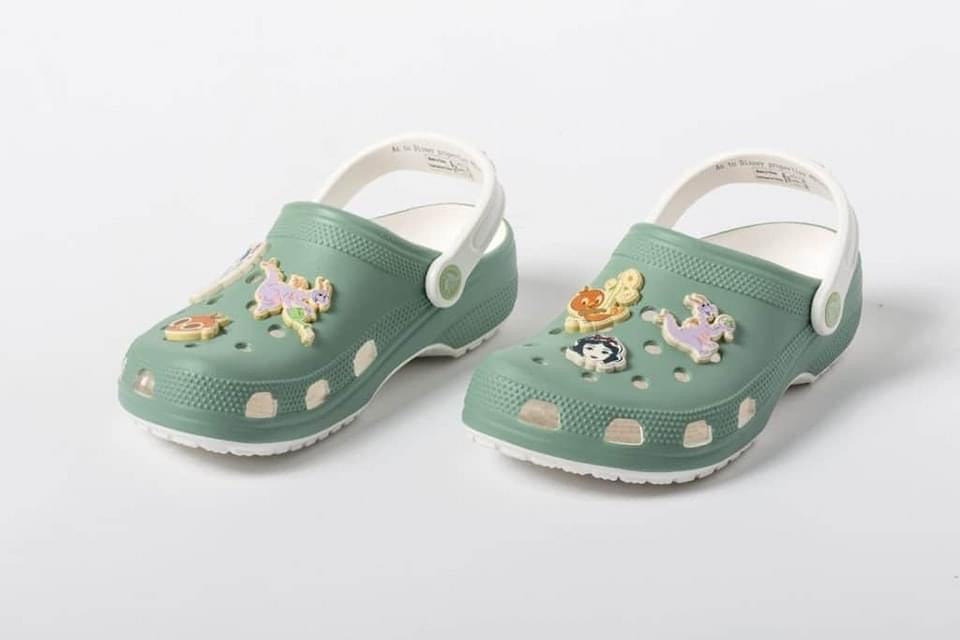 Disney Crocs with Jibbitz M6/W8 2023 EPCOT popular Flower and Garden Festival