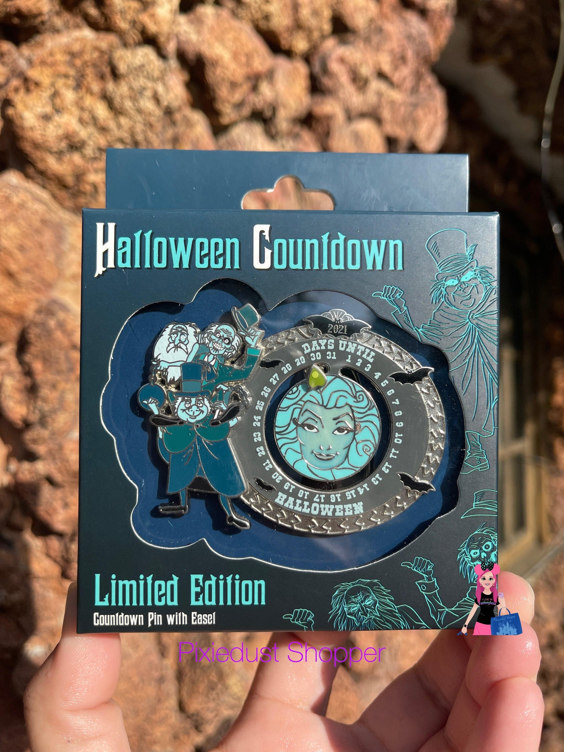 Disney Haunted Mansion Halloween Countdown Spinner Jumbo Pin with Easel-LE 3000 - World of Treasures