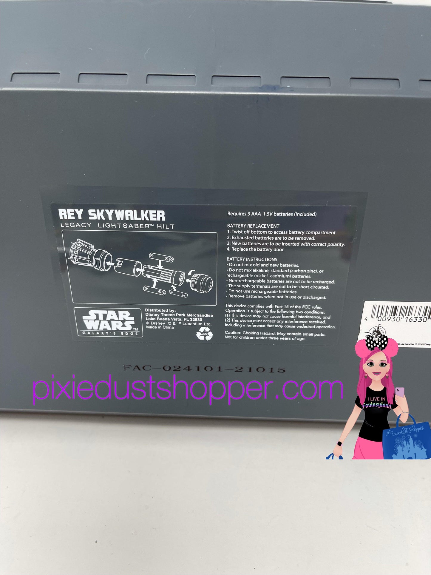 Disney Star Wars Galaxy’s Edge Rey Skywalker Legacy Lightsaber Hilt 2021 - World of Treasures