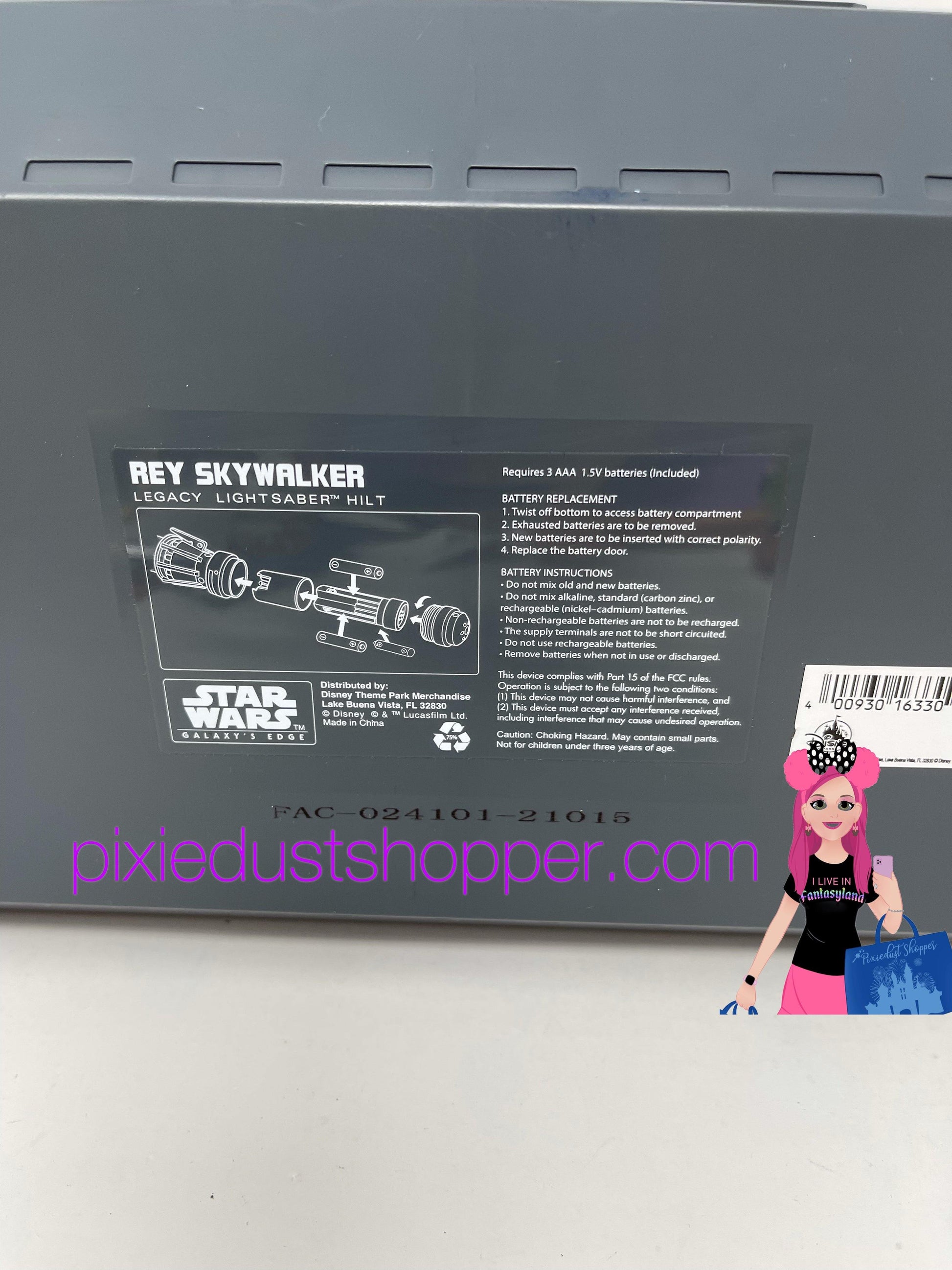 Disney Star Wars Galaxy’s Edge Rey Skywalker Legacy Lightsaber Hilt 2021 - World of Treasures