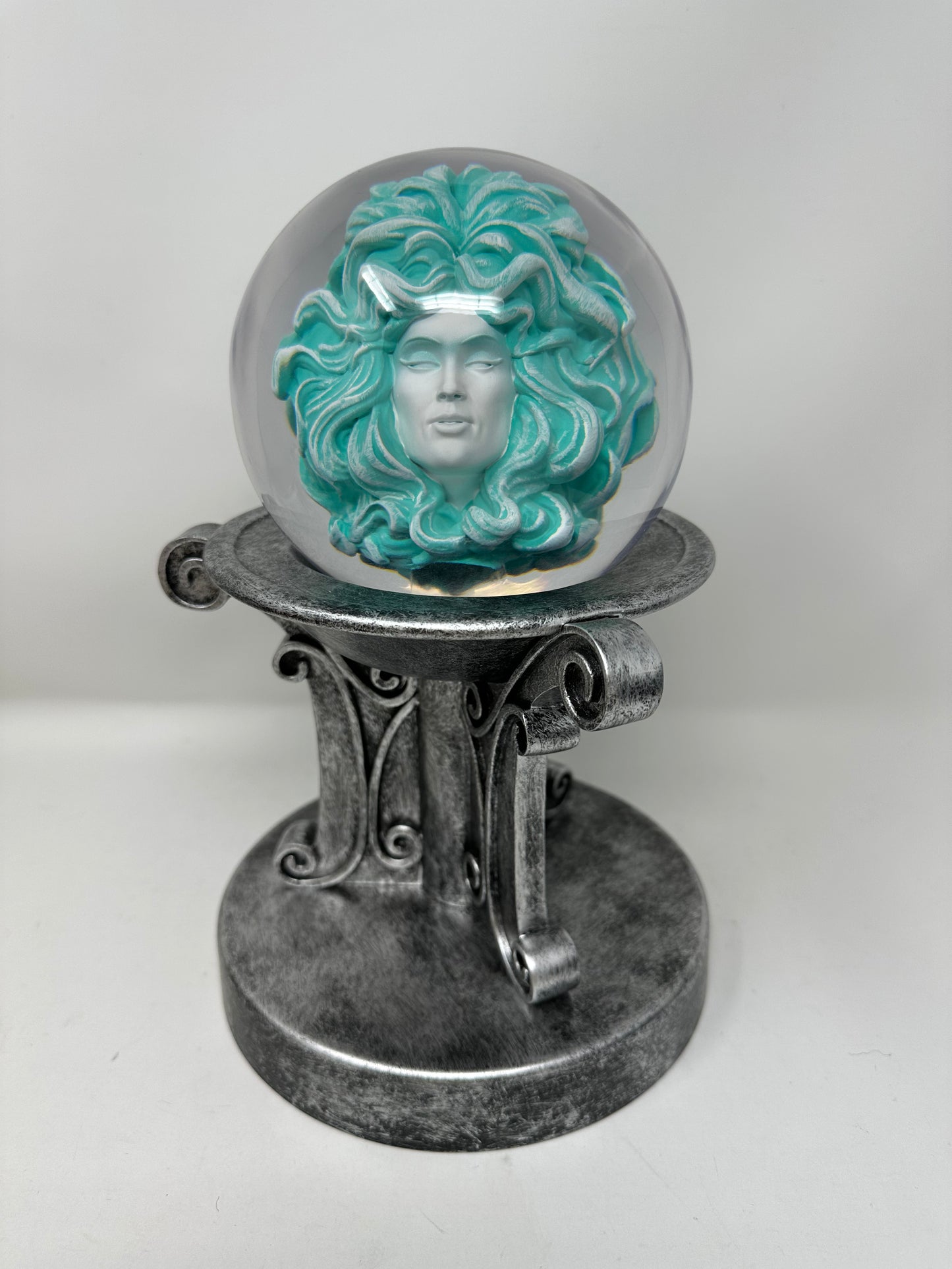 Disney The Haunted Mansion Madame Leota Lamp