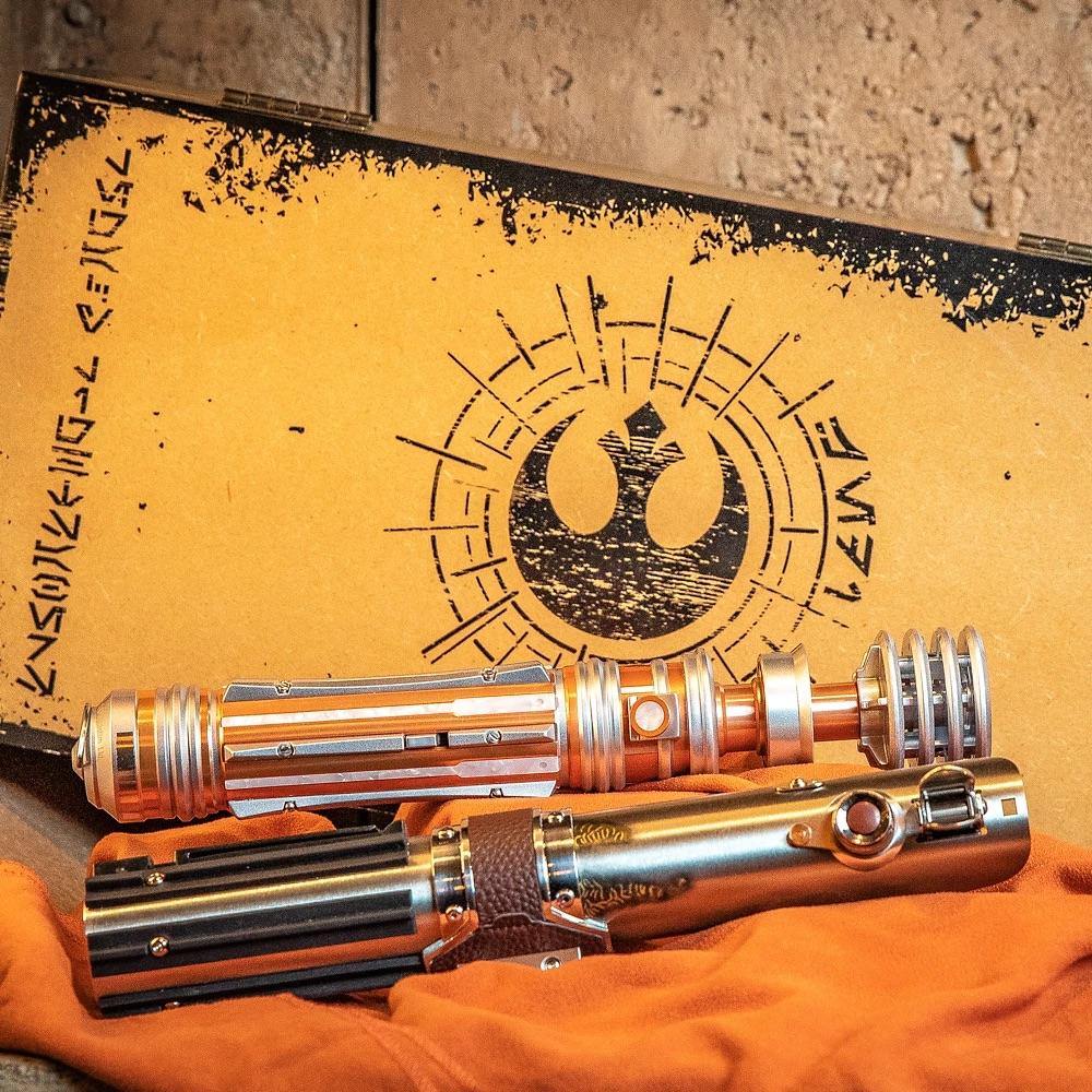 Galaxy’s Edge authentic Skywalker Reforged Legacy Lightsaber Hilt