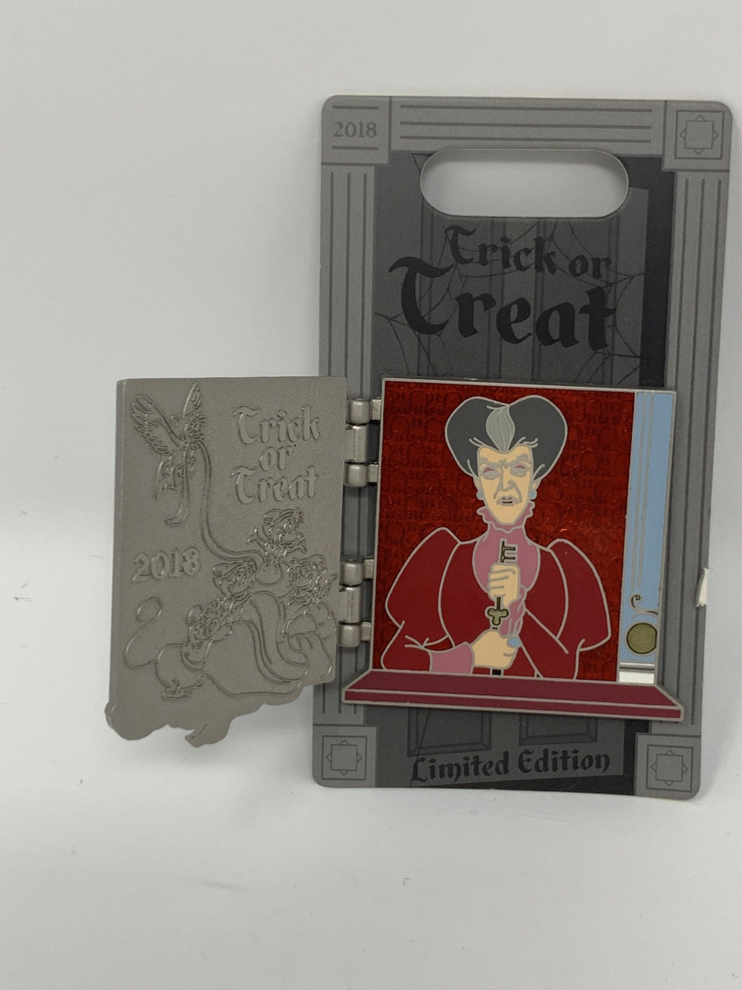 Disney 2018 Trick Or Treat Halloween LE Pin - World of Treasures